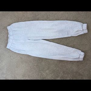 Brand- hollister color-white sweatpants with grey design
